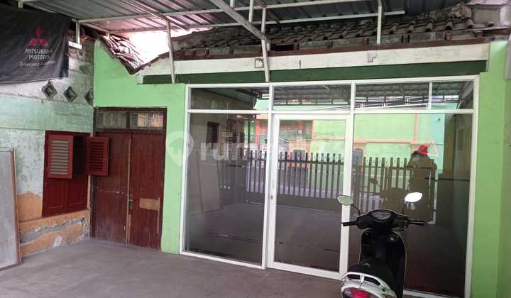 Two-Story House Needs Renovation, Candi Sayang Sidoarjo 2