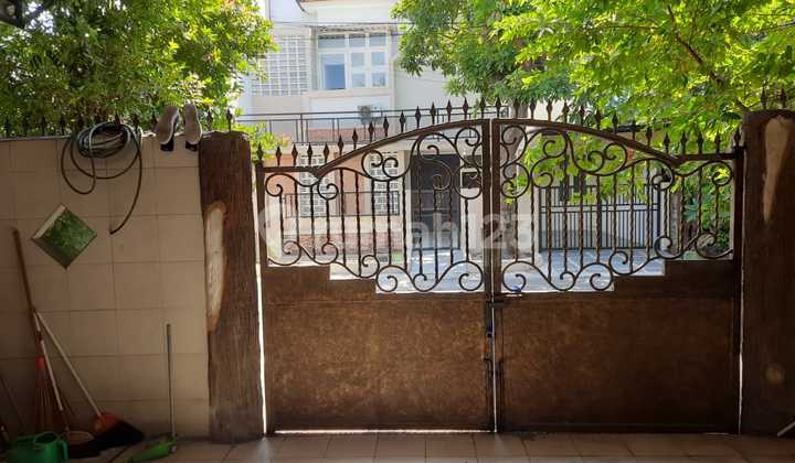 Ready-to-Occupy House Wisma Menanggal Gayungan Surabaya 2