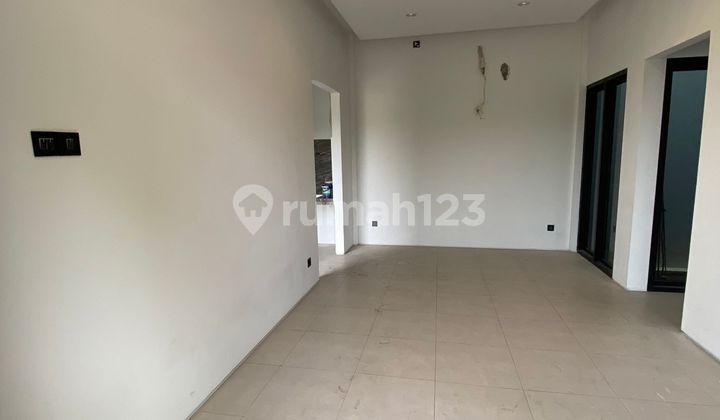 Rumah Mewah di Jatibening Selangkah ke LRT Cikunir 2