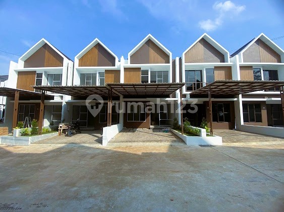 Clister Scandinavian Full Bata Merah di Jatiasih Kota Bekasi