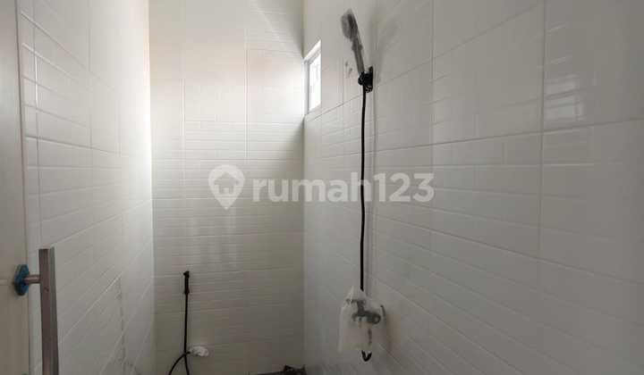 Bisa KPR, Rumah, 2 Lantai, SHM, Dekat Tempat Wisata, Bebas Banjir
