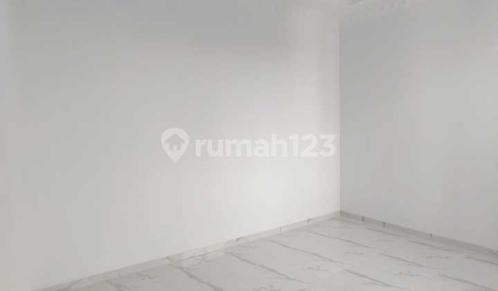 Rumah Siap Huni Bergaya American Classic di Jatiwaringin 2