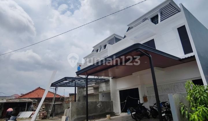 Hunian Mewah Siap Huni di Jatiwaringin Desain American Classic Hunian Mewah Siap Huni di Jatiwaringin Desain American Classic