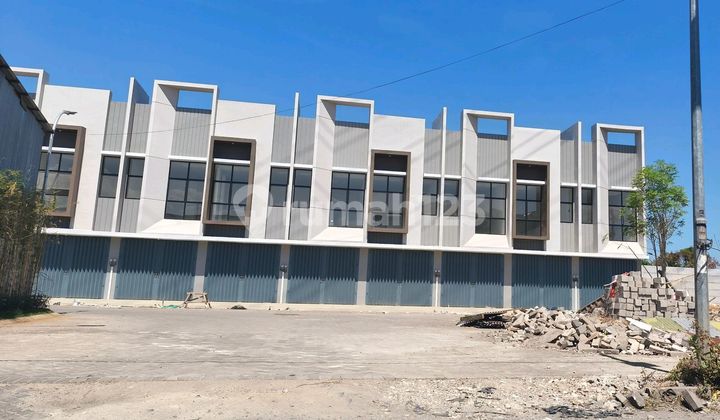 Ready-to-Occupy Shop House Free Fee Near Pakuwon City Zero Main Road Spacious Parking East Surabaya 1