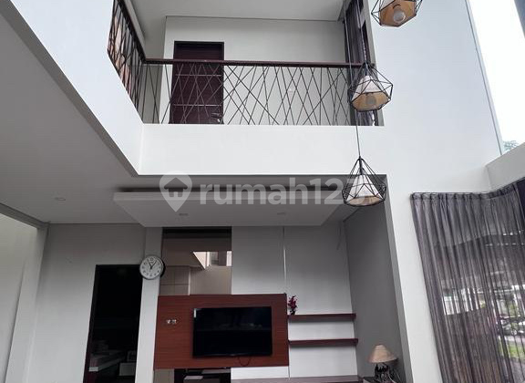 Dijual Rumah Modern Istana Regency Sudirman 2