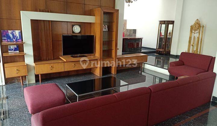 Rumah Disewa Mewah Full Furnish di Komp Elit Hegarmanah, Bandung 1