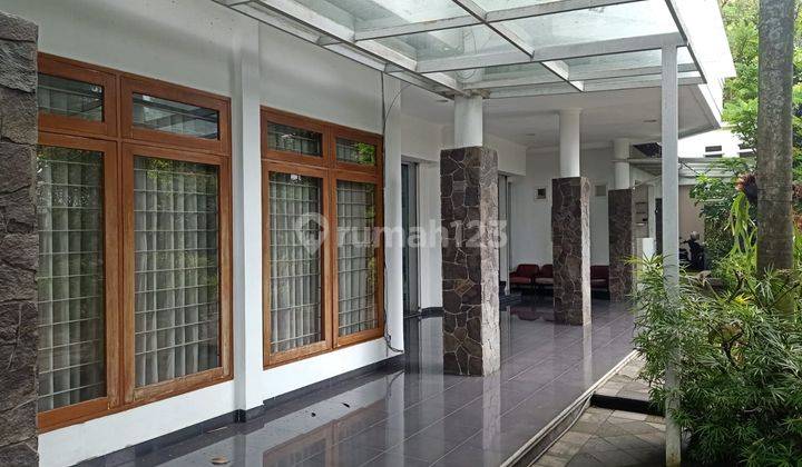 Rumah Disewa Mewah Full Furnish di Komp Elit Hegarmanah, Bandung 2