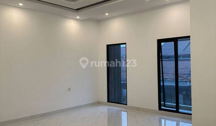 Rumah Dijual Baru Design Keren di Taman Kopo Indah , Bandung 1