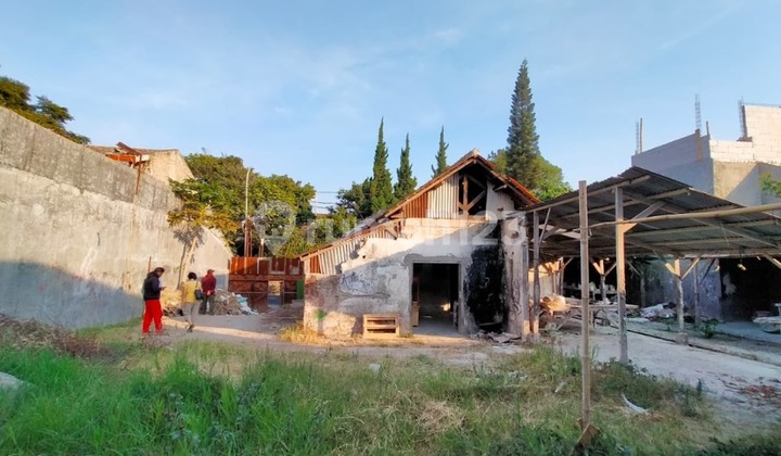 Rumah Tua Disewa Hitung Tanah Lokasi Strategis di Jl Raya Lembang, Kbb 0143 Rumah Tua Disewa Hitung Tanah Lokasi Strategis di Jl Raya Lembang, Kbb 0143