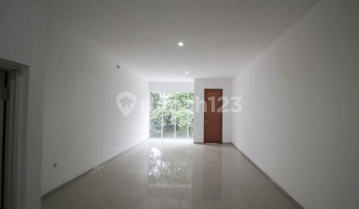 New Shop House for Sale Ready to Use in Setrasari Area, Pasteur Bandung 0143 New Shop House for Sale Ready to Use in Setrasari Area, Pasteur Bandung 0143