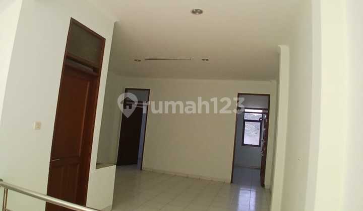 Ruko Dijual Strategis 5 Lantai di Mainroad Otista , Bandung