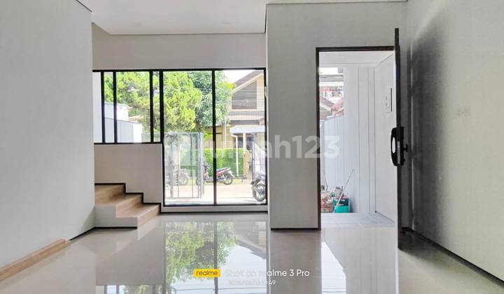 Luxury Modern House for Sale, Ready to Occupy in Muara Barat Area, Bandung 01 2