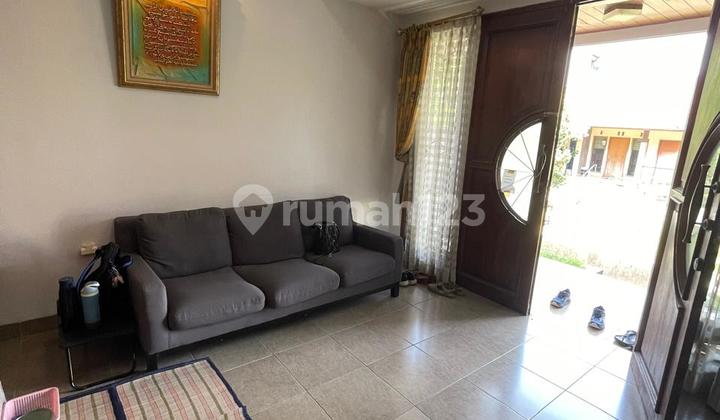 Nice 2-Story House for Sale in Setraduta Blok Cemara 0188 Nice 2-Story House for Sale in Setraduta Blok Cemara 0188