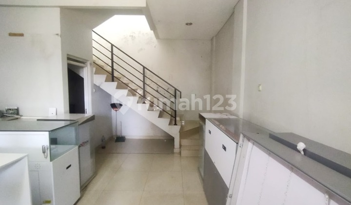 Shop House for Sale, Strategic Location Near Polban in Sarijadi Area, Bandung 0143 2