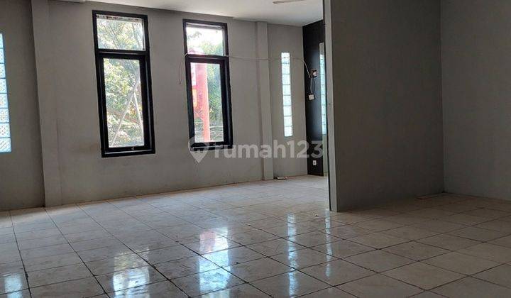 Ruko Disewa 3 Lantai Strategis di Area Gatot Subroto, Bandung 1