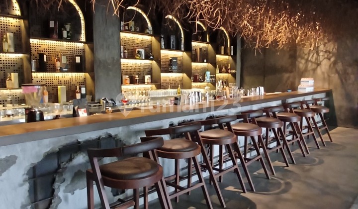 Ruang Usaha Dijual Sangat Strategis di Mainroad Sudirman 0106 Ruang Usaha Dijual Sangat Strategis di Mainroad Sudirman 0106