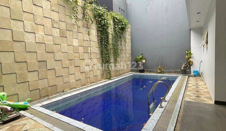 Rumah Dijual Dan Disewakan Hoek Dengan Private Pool  Di Bintaro 2