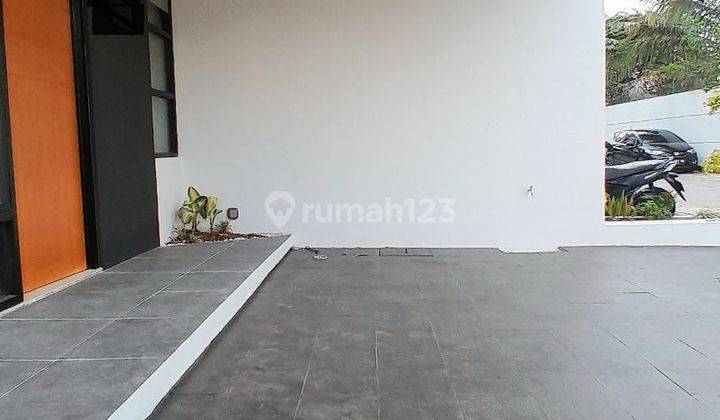  Rumah Baru Minimalis Siap Huni Dgn  Rooftop Di Pondok Cabe Strategis
 2