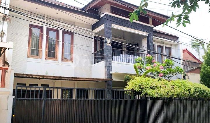 Jual Rumah Bagus di Lingkungan yang Tenang SHM Jual Rumah Bagus di Lingkungan yang Tenang SHM