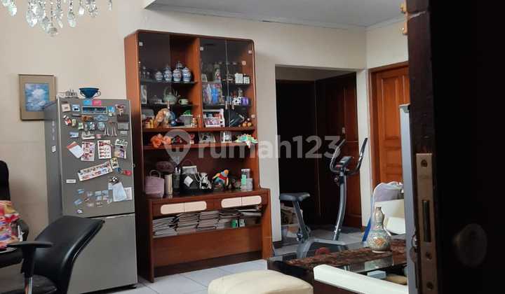 Jual Rumah Bagus Lokasi Strategis Siap Huni di Cempaka Putih Tengah