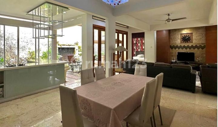 Jual Rumah Bagus Sangat Nyaman untuk Ditempati Memiiliki Taman Didepan & Belakang Siap Huni 2