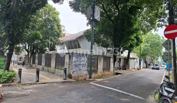 Disewakan Rumah Lokasi Strategis dan Cocok untuk Tempat Usaha di Jln Prof Supomo