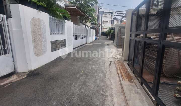 Selling Brand New Modern Minimalist House with SHM in Tebet 2