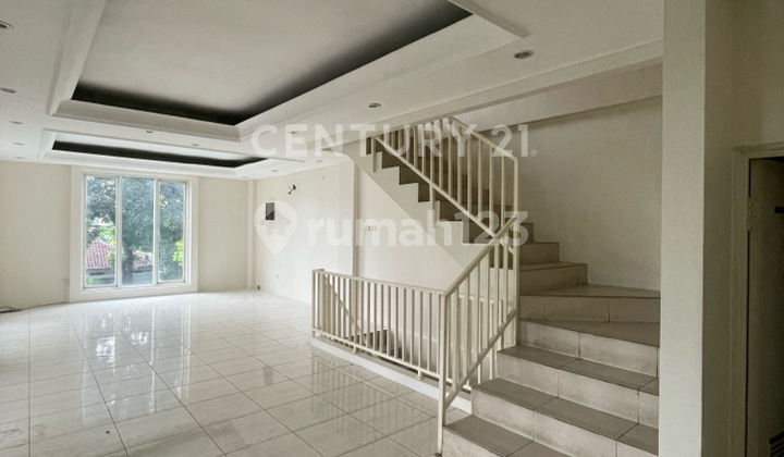 Ruko Siap Pakai 3 Lantai Dengan Balkon Di Area Bangka Kemang