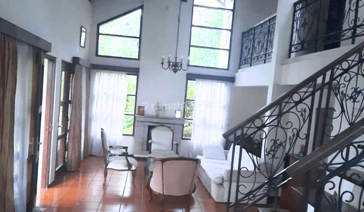 Villa dijual luas 3000 m2 Cisarua Puncak Bogor 1