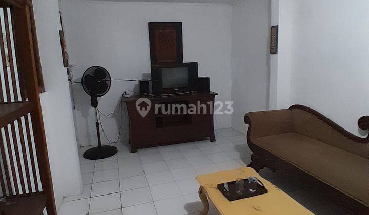 ruang keluarga rumah dijual cepat komplek pelni