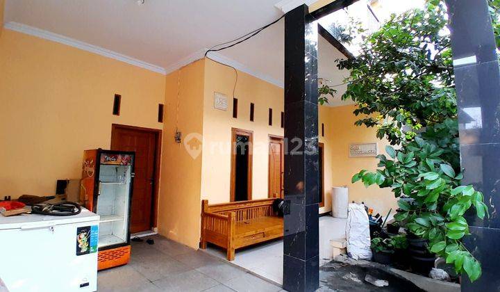 Rumah dijual cepat 2.5 lantai siap huni  SHM condet Jakarta Timur 2