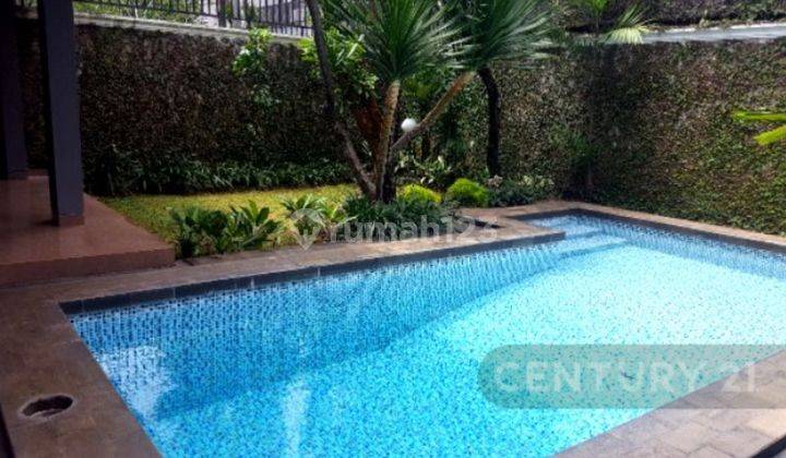 Rumah 2 Lantai Dengan Private Pool Di Kawasan Kemang 1