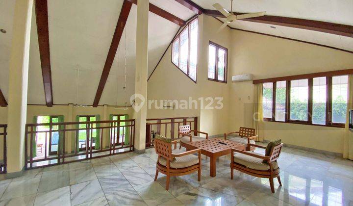 Rumah Split Level Dalam Lingkungan Yang Tenang Di Kemang 2