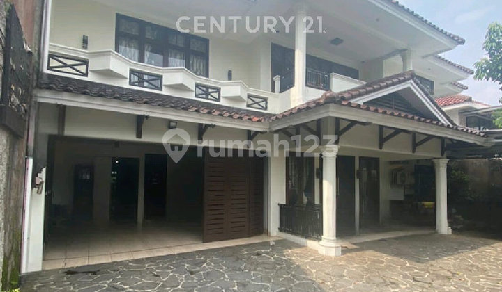 2-Story House with Private Pool in the Strategic Location of Cipete