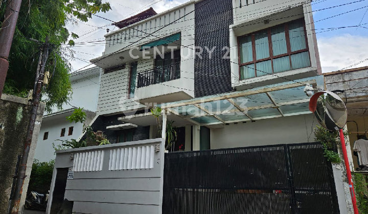 3.5 Storey House in Kemang, South Jakarta