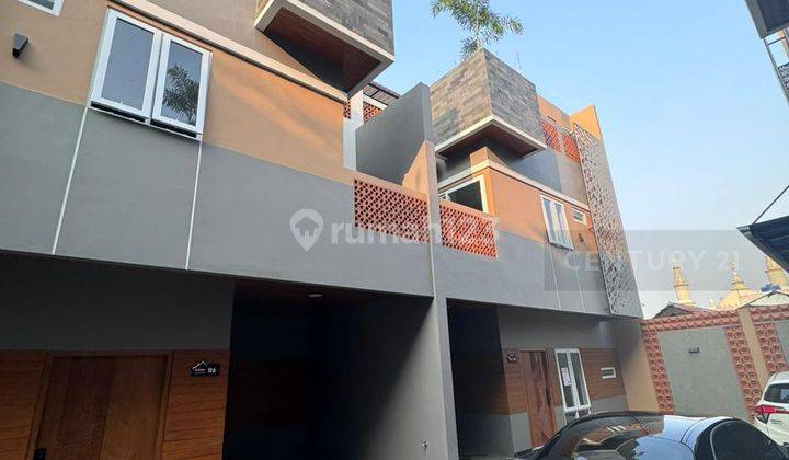 Rumah  Modern Minimalis Siap Huni 3 LT  Jagakarsa Jakarta Selatan 1