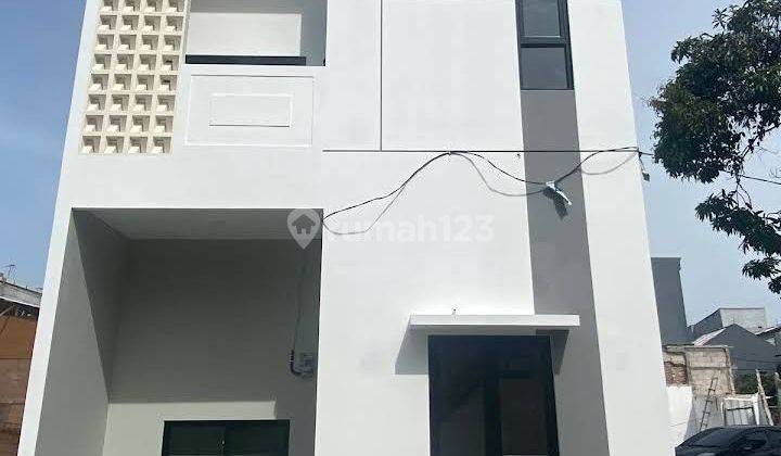 Hunain 2 lantai dengan konsep minimalis modern di tengah tengah kota  jakarta utara 1