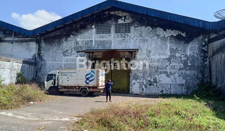 GUDANG DALAM KAWASAN PERGUDANGAN LAWANG 1