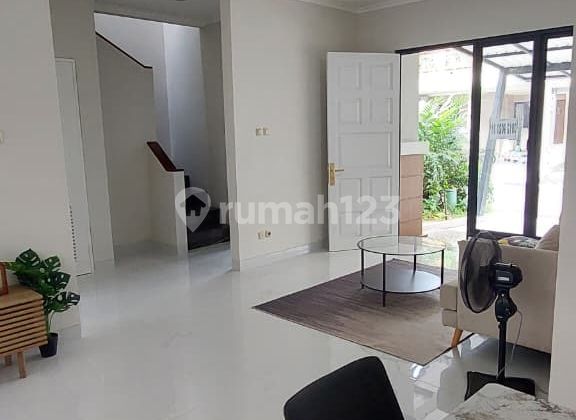 Dijual Rumah 2 Lantai. Lokasi Strategis. Siap Huni. Rapih. Baru.direnovasi. Tinggal Bawa Koper 2