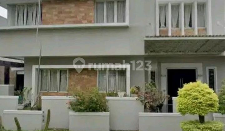 Turun Harga!! Rumah Mewah 2 Lantai Di Kawasan Elit Kota Wisata Cibubur. Bisa Dihuni Atau Dijadikan Lokasi Shooting. 