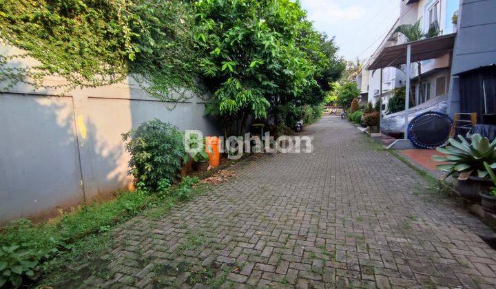 Rumah Hoek 2 lantai siap huni di Pejaten indah, Jakarta Selatan 2