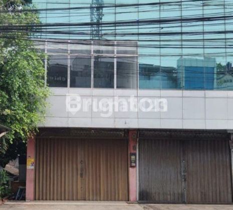 Ruko Hoek di Pinggir Jalan Radio Dalam Raya, Jakarta Selatan 