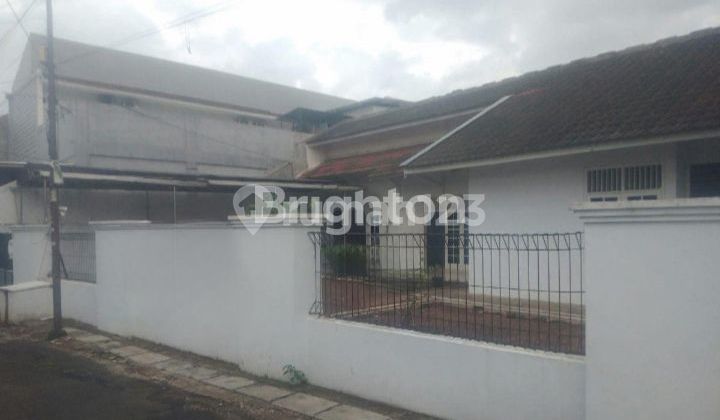 House in Rempoa, South Tangerang, near Lebak Bulus MRT station.