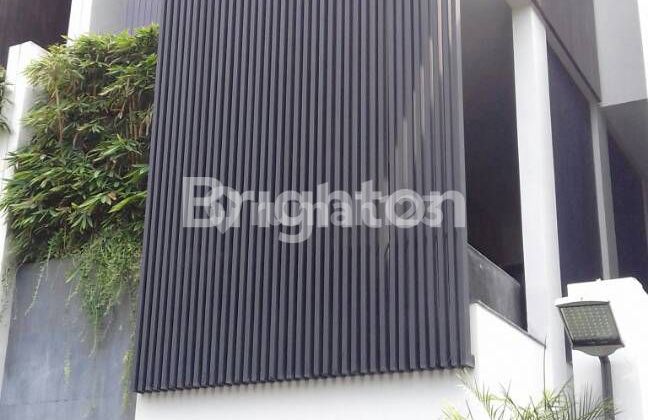 Townhouse 3 lantai + Private Pool di Cilandak , Jakarta Selatan