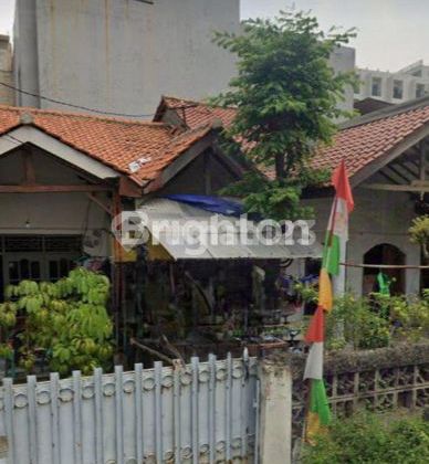 Rumah hitung tanah di Kebayoran Lama, Jakarta Selatan