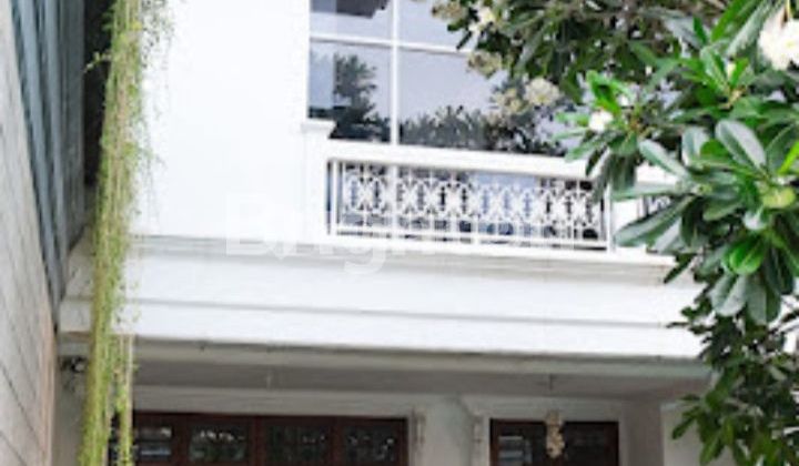 Rumah + swimming pool siap huni di Pasar Minggu, Jakarta Selatan 