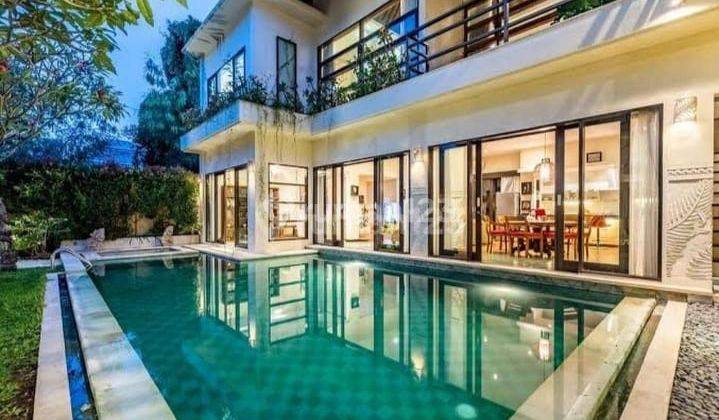 Luxury Villa Dekat Pantai Mertasari Sanur 1