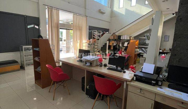 2 Floor Shophouse for Rent in Seminyak 2