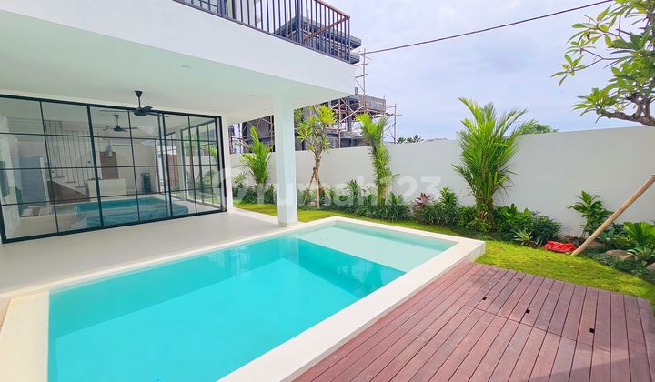 Dua Kamar Tidur Vila Terletak di Pererenan Bali  

Two Bedroom Villa Located in Pererenan Bali