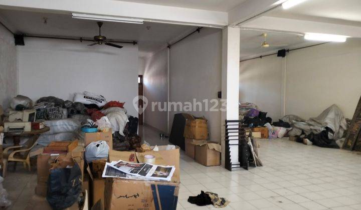 For Rent 3-Storey Shophouse in Kuta 2